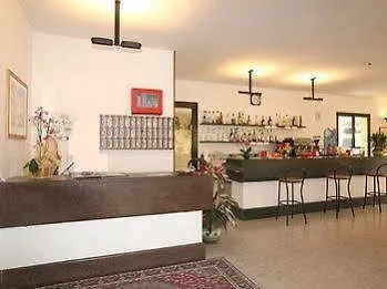 Hotel La Pergola Беллария-Иджеа-Марина