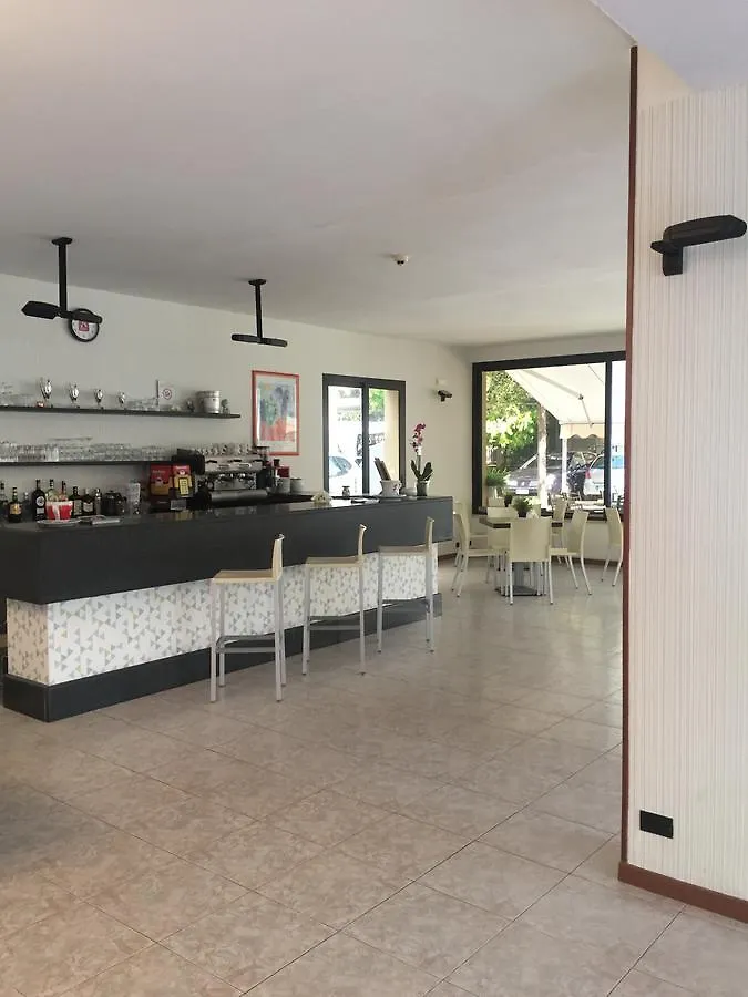 Hotel La Pergola بيلاريا-إيجيا مارينا
