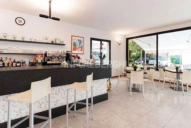 Hotel La Pergola بيلاريا-إيجيا مارينا 3*,